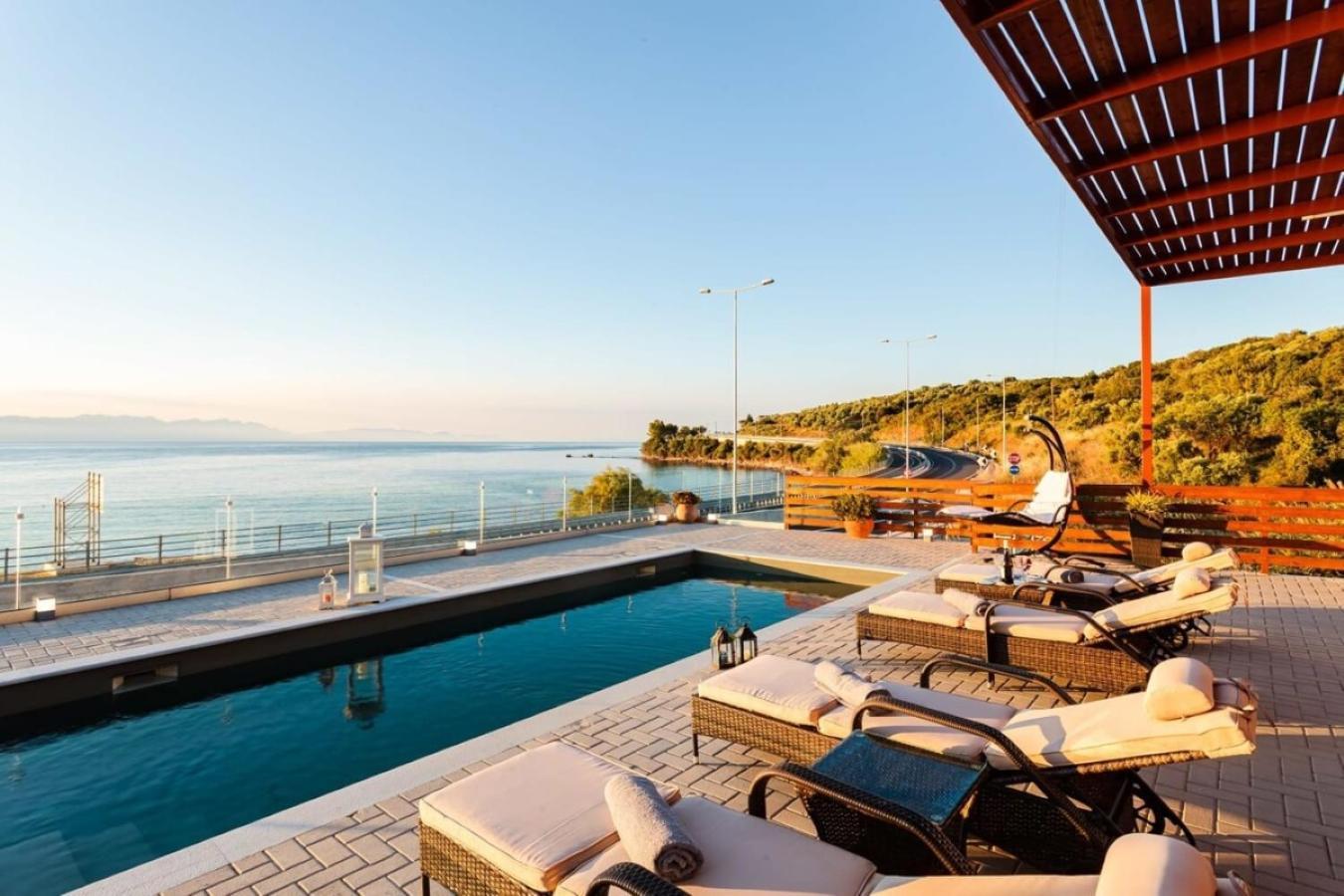 Seaside Summer Bliss - Aurora Luxury Pool Paradise Petalídhion 외부 사진