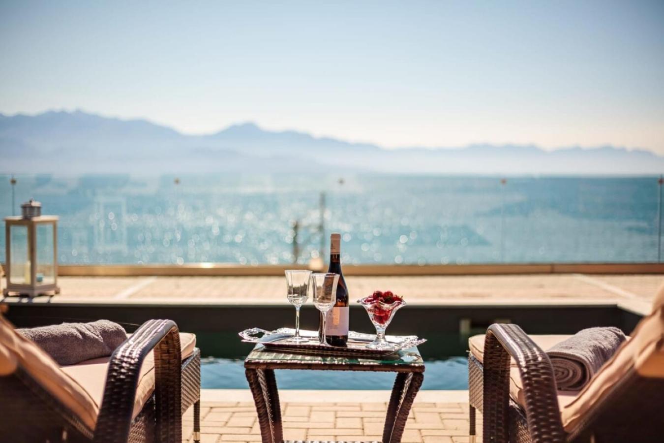 Seaside Summer Bliss - Aurora Luxury Pool Paradise Petalídhion 외부 사진