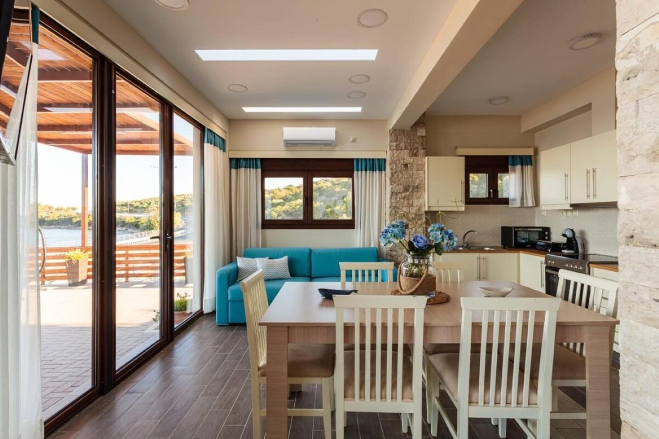 Seaside Summer Bliss - Aurora Luxury Pool Paradise Petalídhion 외부 사진