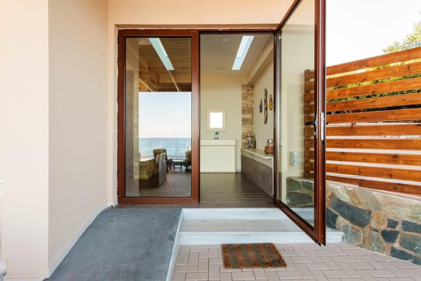 Seaside Summer Bliss - Aurora Luxury Pool Paradise Petalídhion 외부 사진